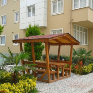 Ahşap Çatılı Masa